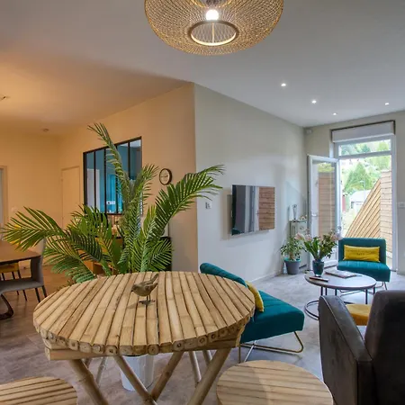 Bed and breakfast O'myosotis - 400m Centre Historique - Parking Gratuit - Piscine Et Jardin 4*