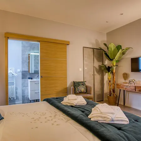 Bed & Breakfast O'myosotis - 400m Centre Historique - Parking Gratuit - Piscine Et Jardin Sarlat-la-Canéda